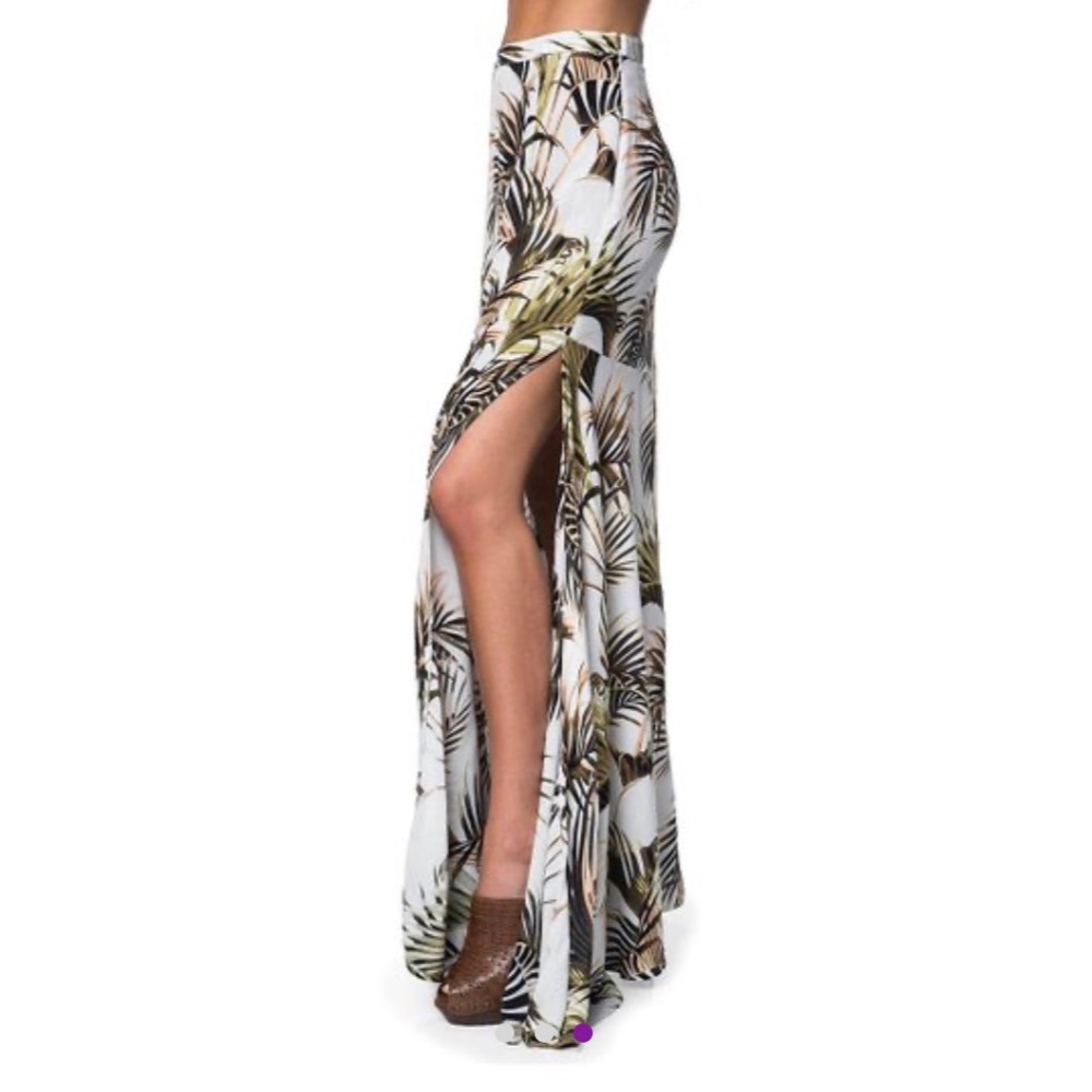 O’NEIL White & Olive Palm Leaf Nosara Maxi Skirt